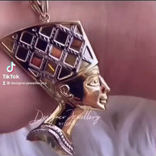 Load and play video in Gallery viewer, 10K Gold Nefertiti Chain Set
