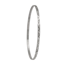 Load image into Gallery viewer, 10K Gold Diamond Cut Stackable Bangles
