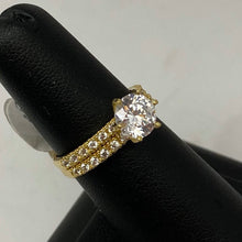 Load image into Gallery viewer, 10K Yellow Gold Bridal Ring Set
