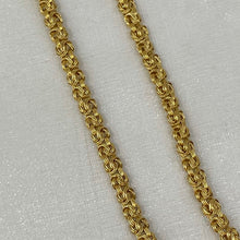 Load image into Gallery viewer, 10K Italian Gold Rosetta Necklace
