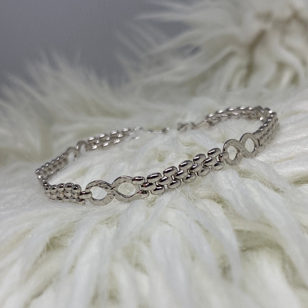 Ladies Sterling Silver 4mm Diamond Cut Infinity Link Bracelet