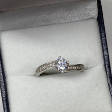 Load image into Gallery viewer, 925 Sterling Silver CZ Solitaire ring
