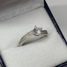 Load image into Gallery viewer, 925 Sterling Silver CZ Solitaire ring
