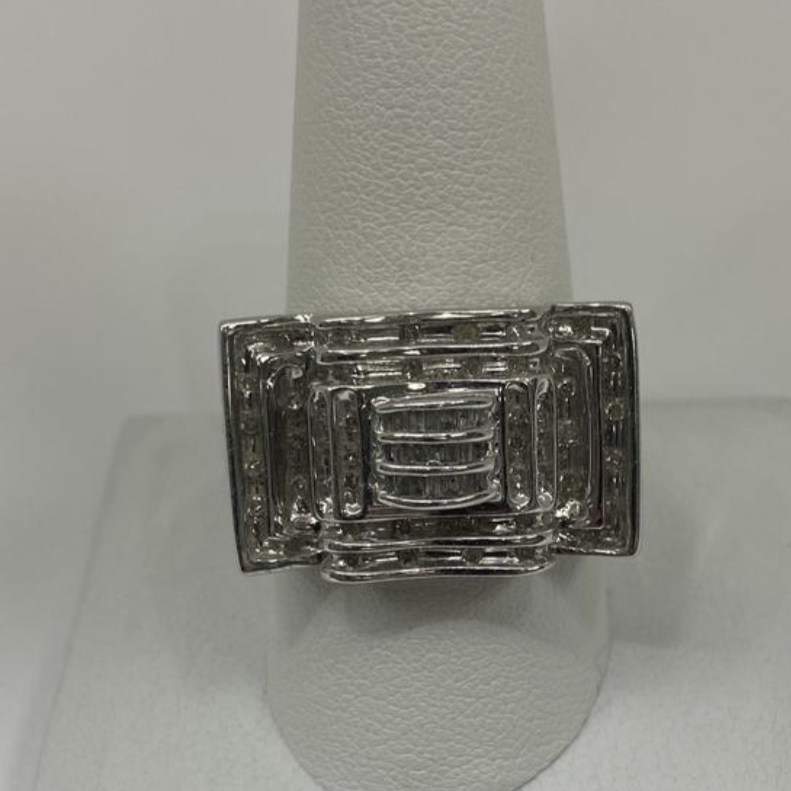 10K White Gold Baguette Diamond Ring