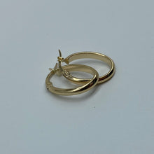 Load image into Gallery viewer, 10K Gold Mini Oval Hoop Earrings
